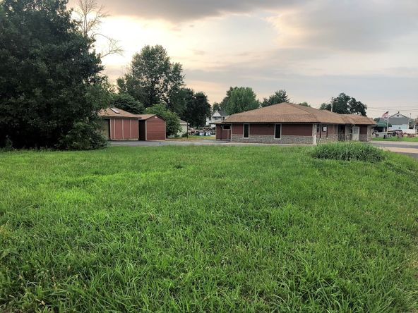 308 S Court St, Marion, IL 62959